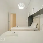 Miku Apartment-brand New At Wilson Square شقة تيرانا