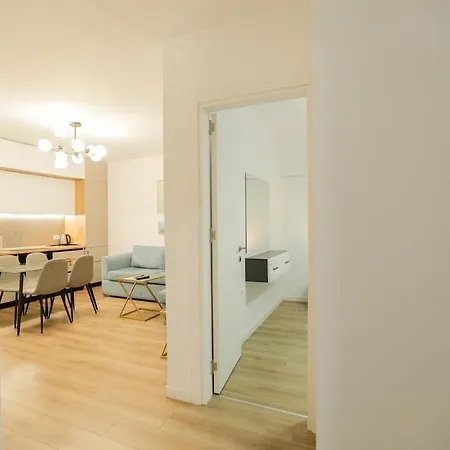 Miku Apartment-brand New At Wilson Square Тирана