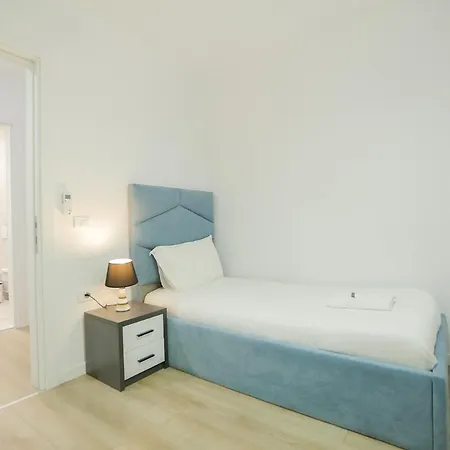 Miku Apartment-brand New At Wilson Square Тирана