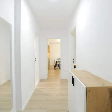 Апартаменты Miku Apartment-brand New At Wilson Square Тирана
