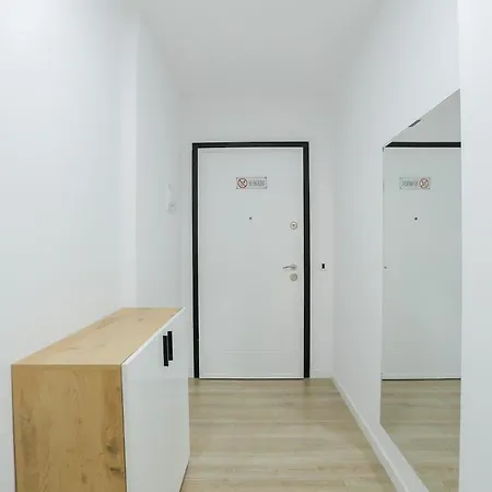 Miku Apartment-brand New At Wilson Square * Тирана
